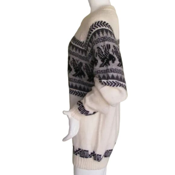 ALPACA Sweater, M/L, Off White with Grey & black Griffins, and geometric trim - Picture 8 of 11